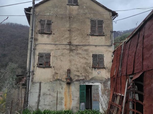 casa indipendente in vendita a Genova in zona Struppa