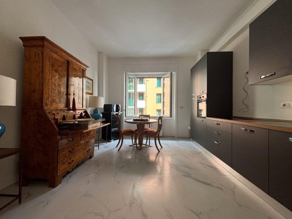 appartamento in vendita a Genova in zona Foce