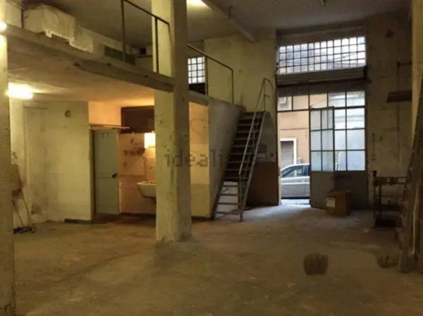 ufficio in vendita a Genova in zona Sampierdarena