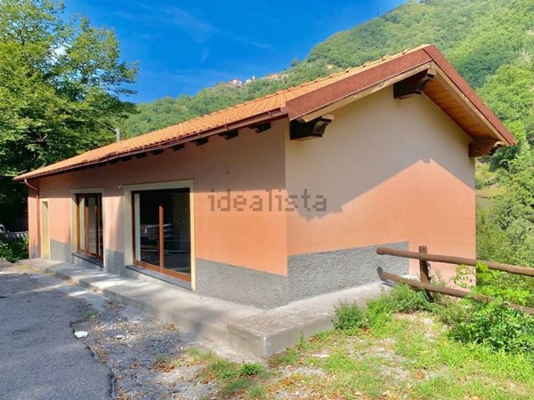 ufficio in vendita a Genova in zona Struppa