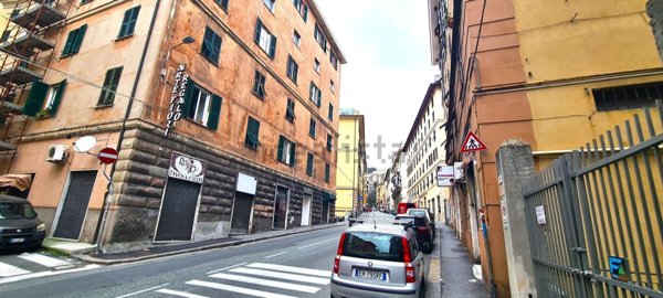 locale commerciale in vendita a Genova in zona DiNegro