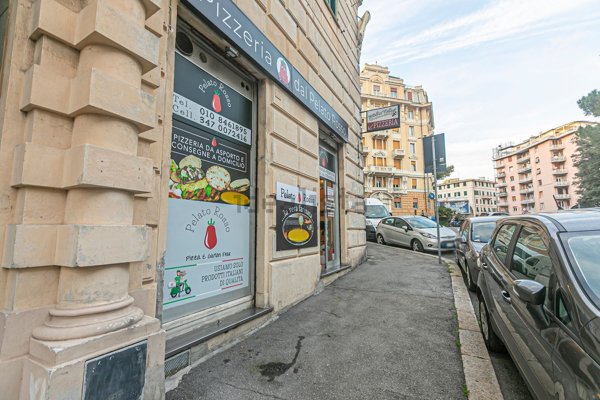 locale commerciale in vendita a Genova