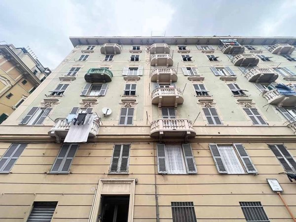 appartamento in vendita a Genova in zona Sottoripa / Maddalena / Molo