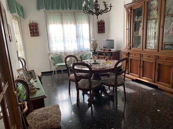 appartamento in vendita a Genova in zona Rivarolo