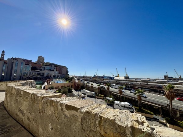 appartamento in vendita a Genova in zona Sottoripa / Maddalena / Molo