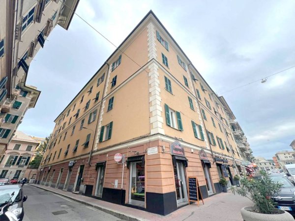 appartamento in vendita a Genova in zona Sestri Ponente