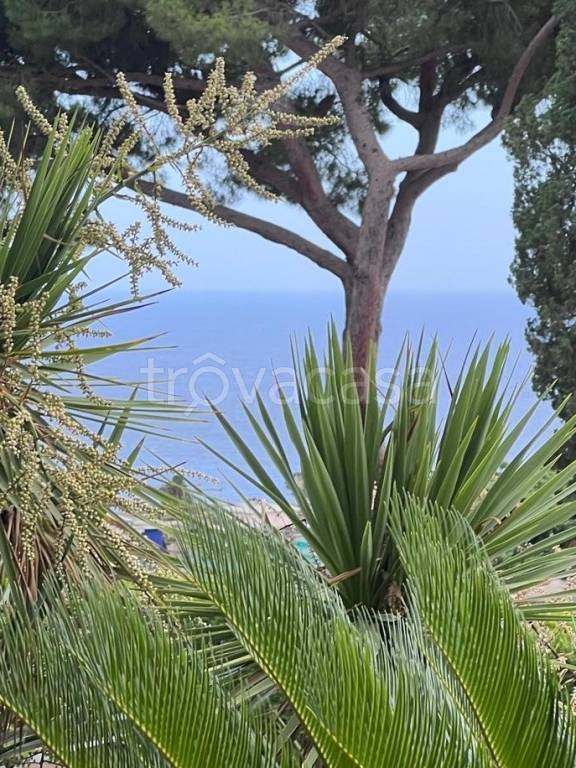 appartamento in vendita a Genova in zona Nervi