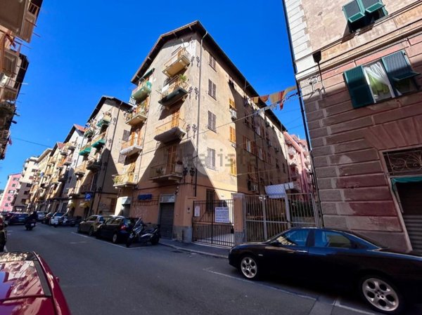 appartamento in vendita a Genova in zona Sestri Ponente