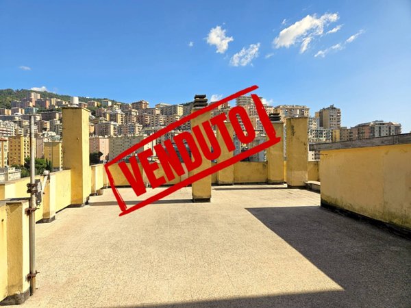 appartamento in vendita a Genova in zona Lagaccio / Granarolo