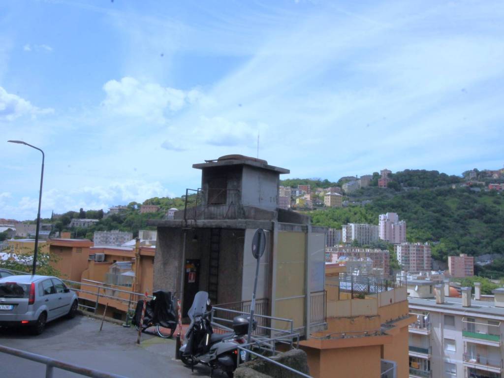 appartamento in vendita a Genova in zona Oregina