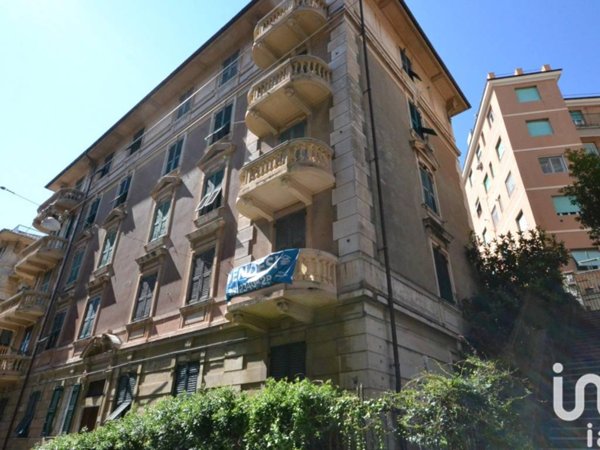 appartamento in vendita a Genova in zona Sestri Ponente