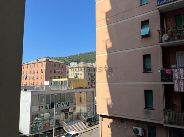 appartamento in vendita a Genova in zona Staglieno
