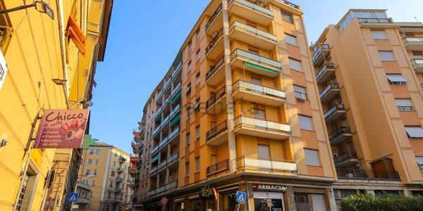 appartamento in vendita a Genova in zona Sestri Ponente