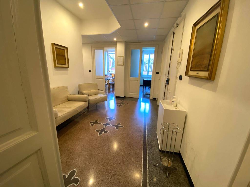 appartamento in vendita a Genova in zona Carignano