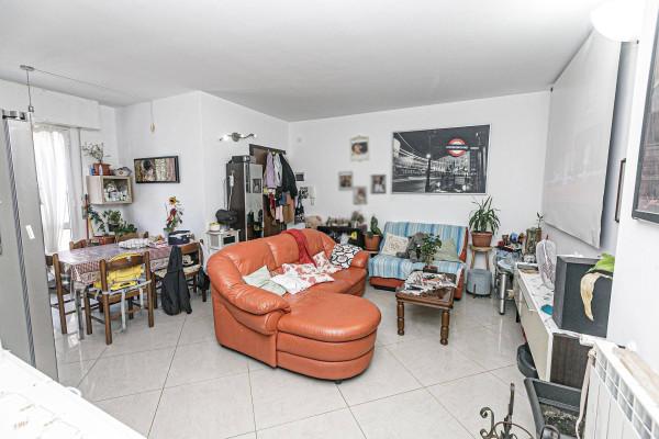 appartamento in vendita a Genova in zona Rivarolo