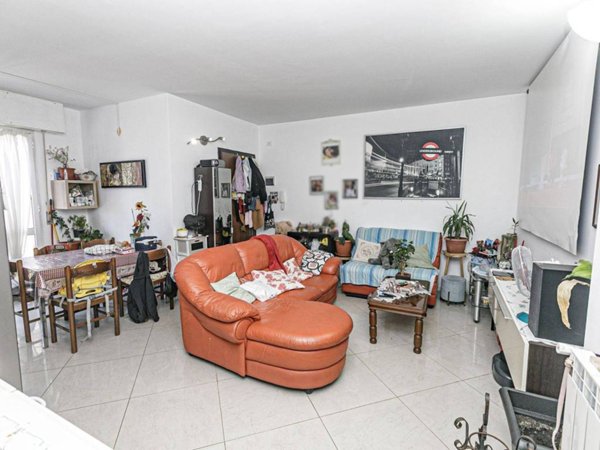 appartamento in vendita a Genova in zona Rivarolo
