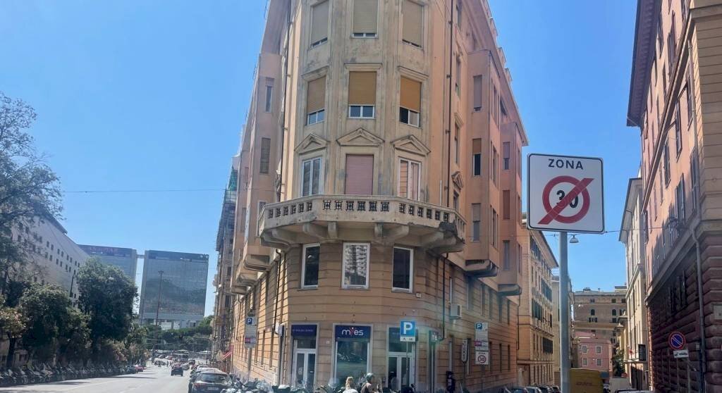 ufficio in vendita a Genova in zona Sturla