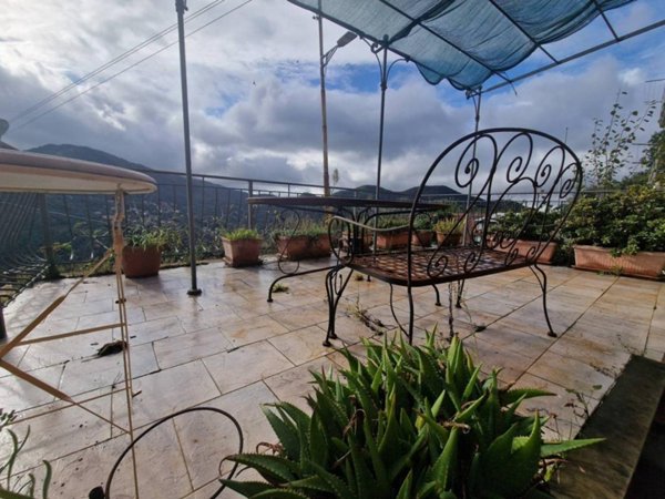 casa indipendente in vendita a Genova in zona Struppa