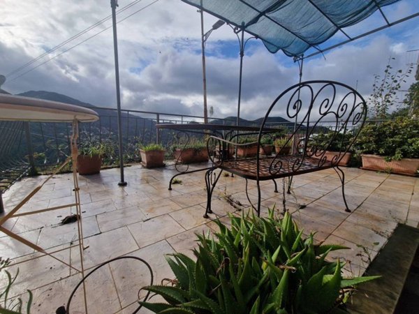 casa indipendente in vendita a Genova in zona Struppa
