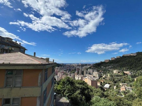 appartamento in vendita a Genova in zona Quezzi