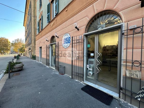 ufficio in vendita a Genova in zona Voltri