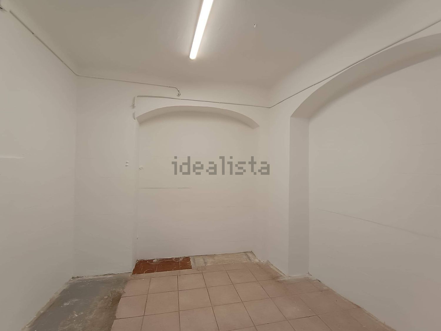 locale di sgombero in vendita a Genova in zona Sestri Ponente