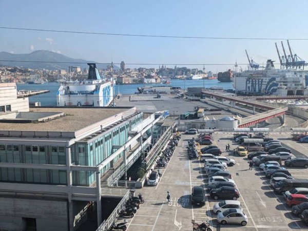 appartamento in vendita a Genova in zona San Benigno