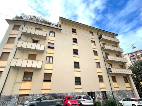 appartamento in vendita a Genova in zona Sampierdarena