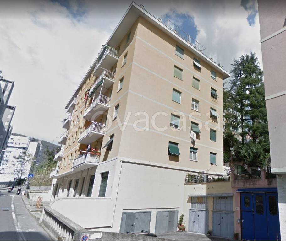 appartamento in vendita a Genova in zona Molassana