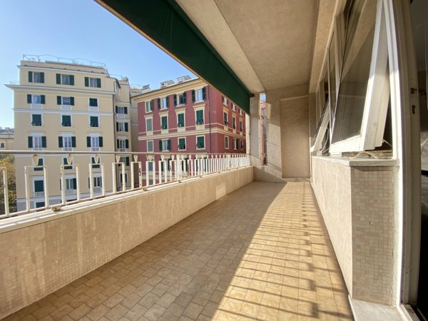 appartamento in vendita a Genova in zona Carignano
