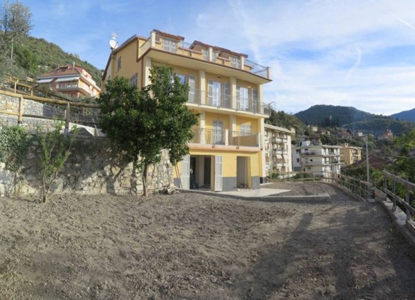 appartamento in vendita a Genova in zona Struppa