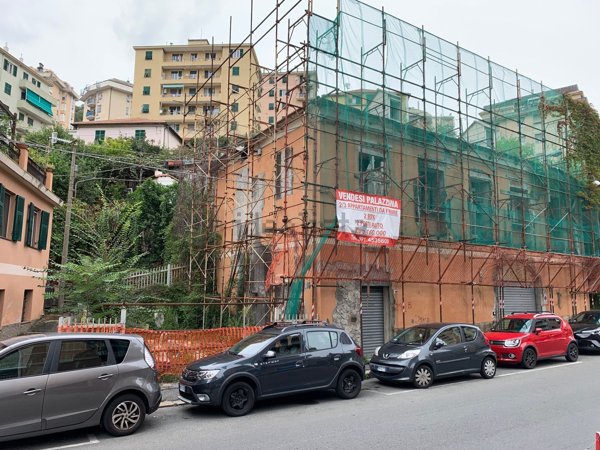 appartamento in vendita a Genova in zona Molassana