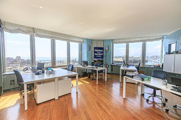 ufficio in vendita a Genova in zona Portoria / Piccapietra