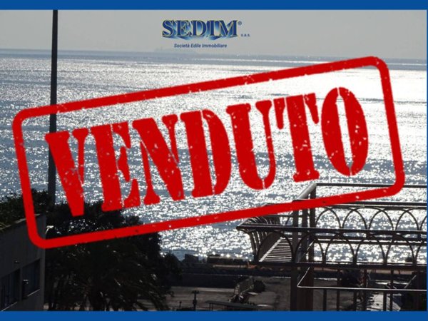 appartamento in vendita a Genova in zona Foce