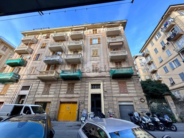 appartamento in vendita a Genova in zona Sestri Ponente