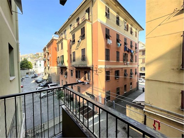 appartamento in vendita a Genova in zona Bolzaneto
