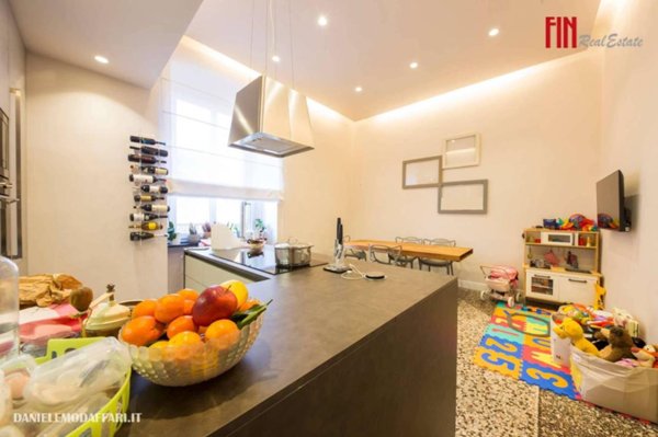 appartamento in vendita a Genova in zona San Vincenzo