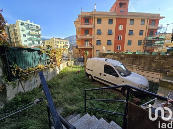 appartamento in vendita a Genova in zona Rivarolo