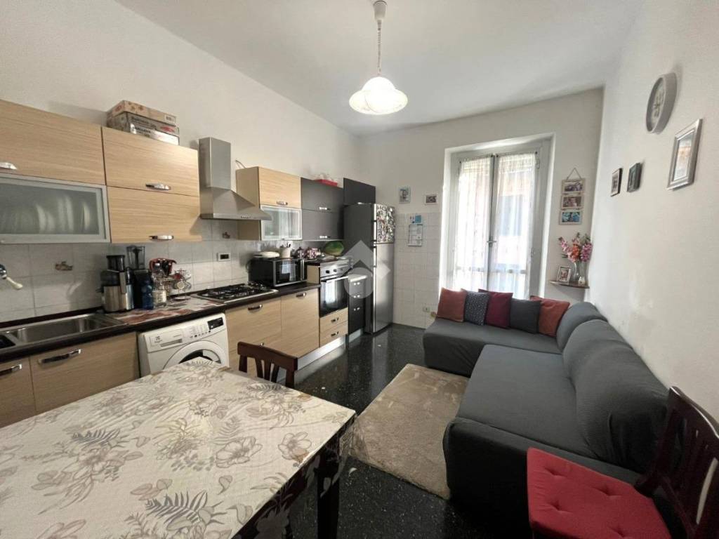 appartamento in vendita a Genova in zona Rivarolo