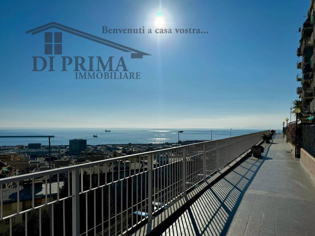 appartamento in vendita a Genova in zona Palmaro / Pra'