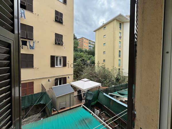 appartamento in vendita a Genova in zona Molassana