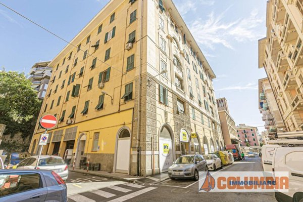 appartamento in vendita a Genova in zona Sestri Ponente
