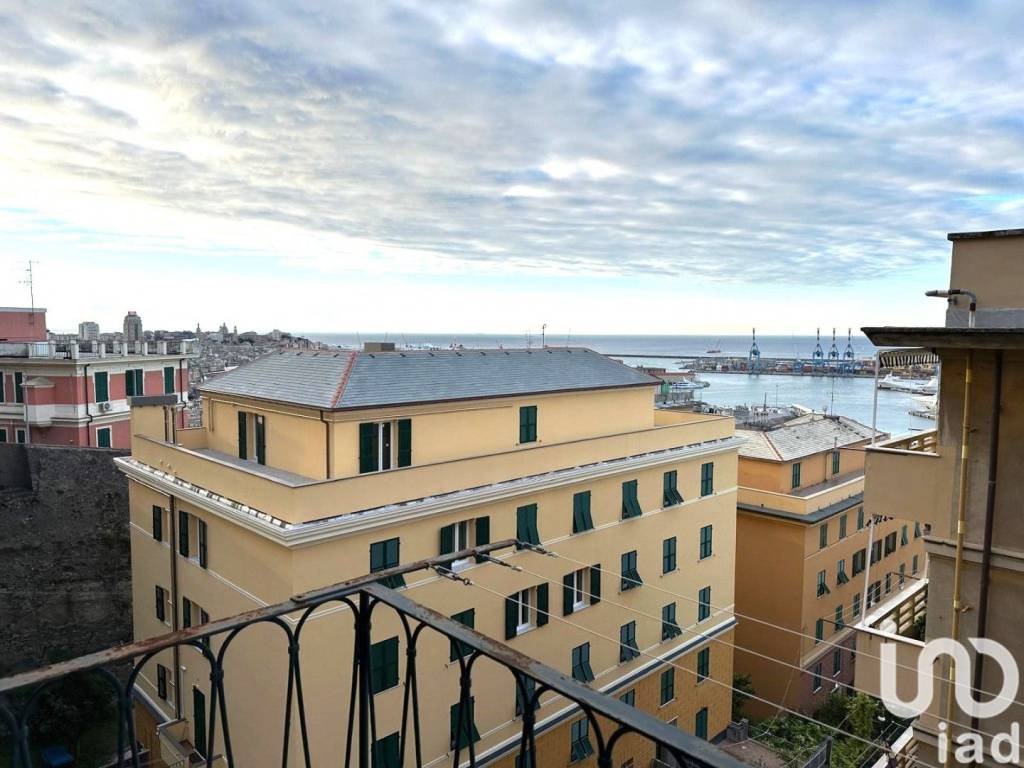 appartamento in vendita a Genova in zona Lagaccio / Granarolo