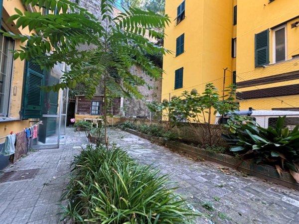 casa indipendente in vendita a Genova in zona Castelletto