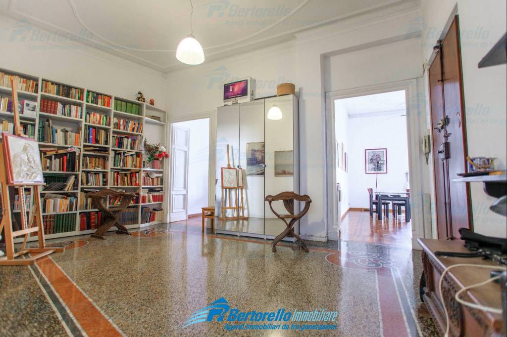 appartamento in vendita a Genova in zona Sampierdarena