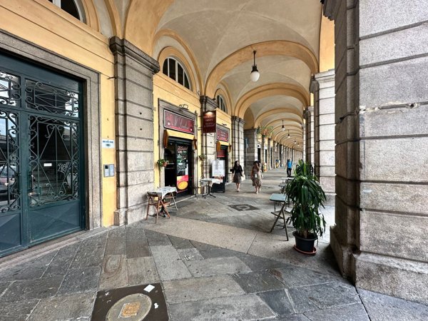 negozio in vendita a Genova in zona Sottoripa / Maddalena / Molo