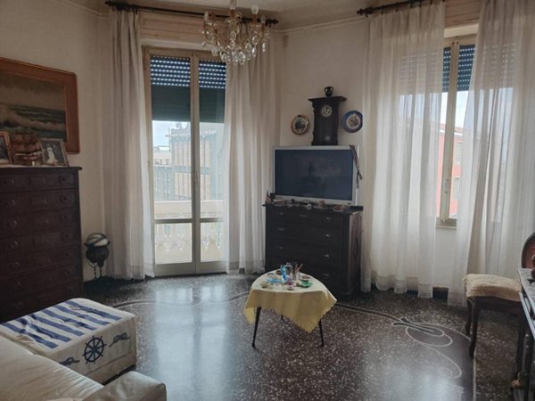 appartamento in vendita a Genova in zona Sestri Ponente
