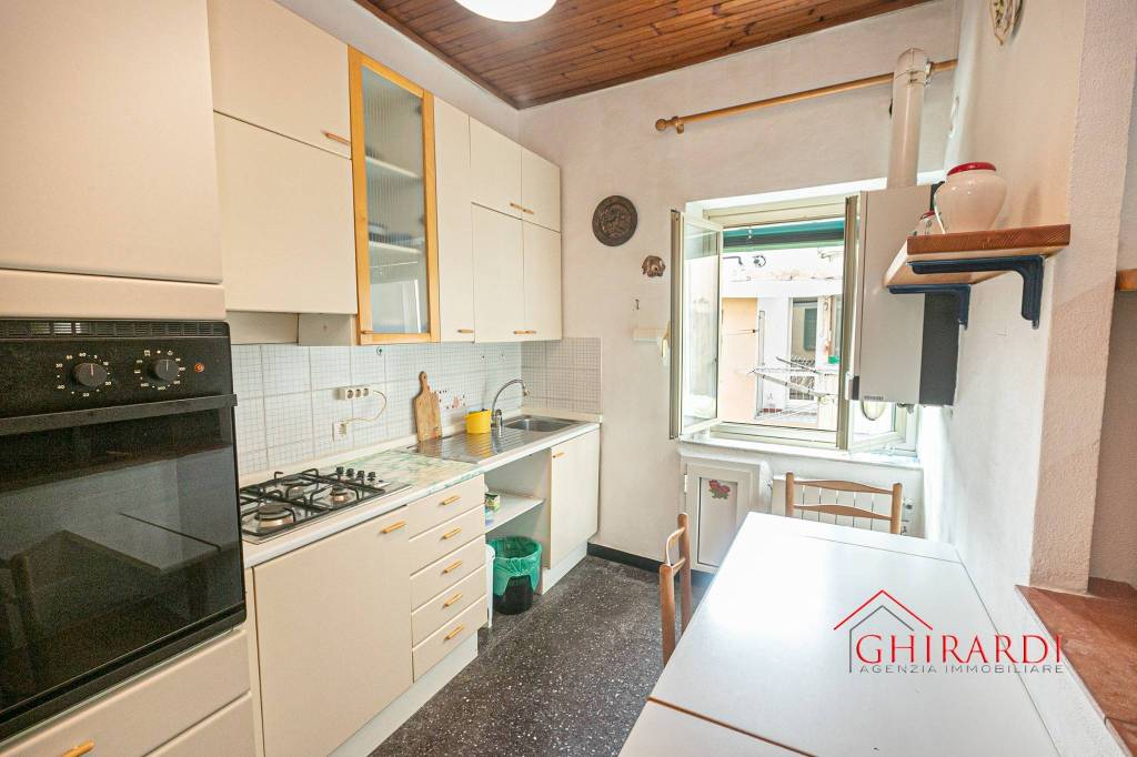 appartamento in vendita a Genova in zona Sestri Ponente