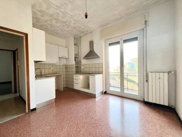 appartamento in vendita a Genova in zona Palmaro / Pra'