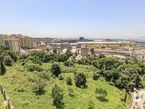 appartamento in vendita a Genova in zona Sestri Ponente